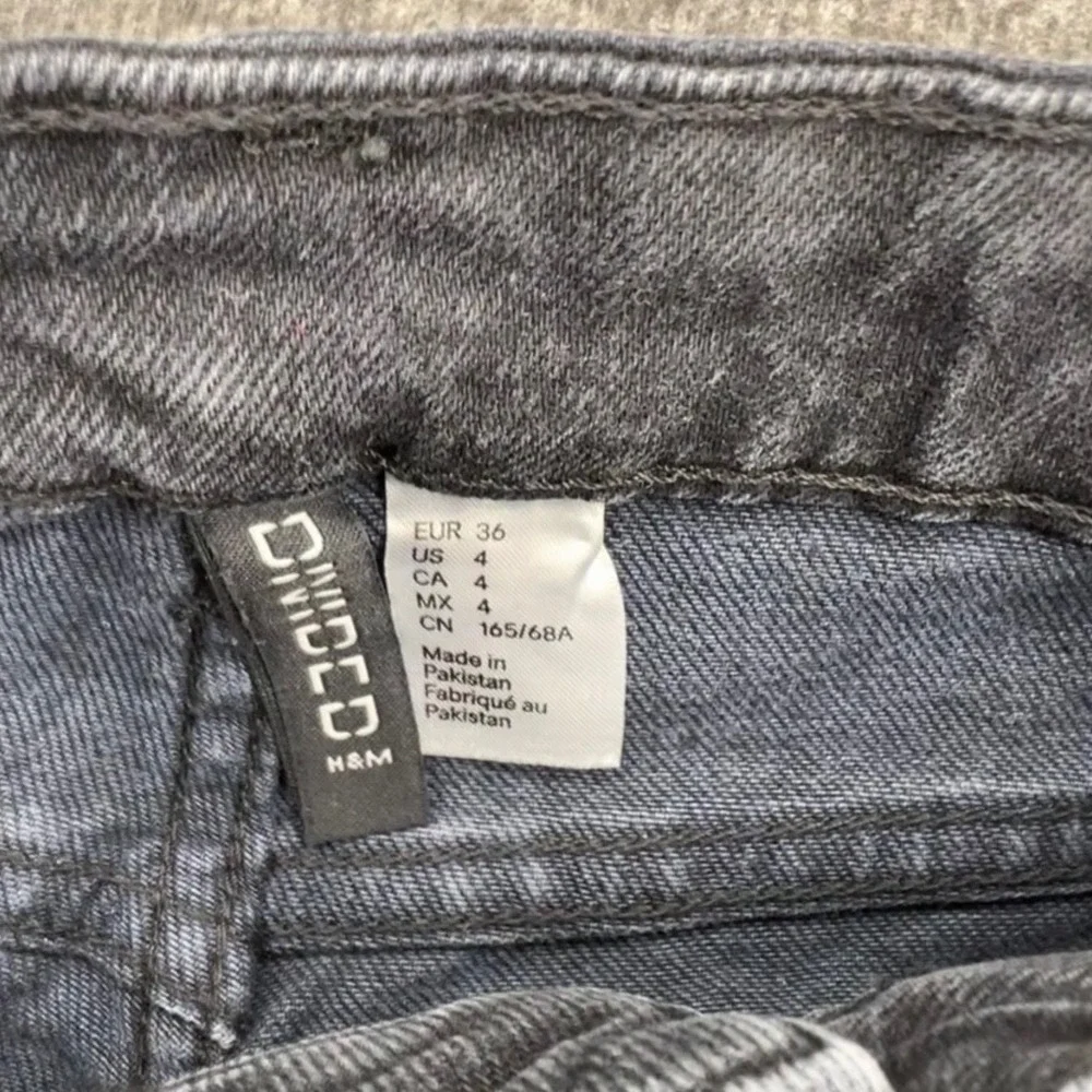 HM Divided Womens Low Waist Denim Shorts Washed Black‎ Frayed Hem Size 4 NEW
